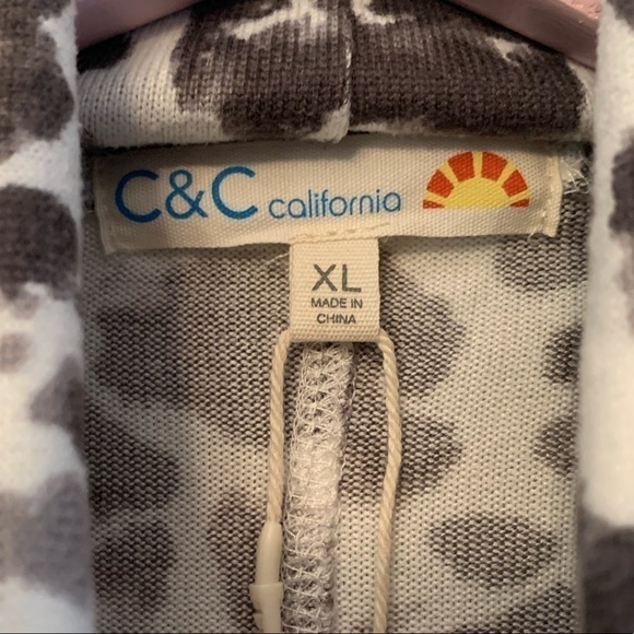 C&C CALIFORNIA Super Soft Asymmetrical Hem Knit Animal Print Top XL NEW - Picture 2 of 10